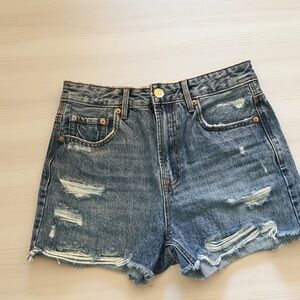 Stradivarius Vintage High-Rise Distressed Denim Shorts
Size: 36 (US 4)